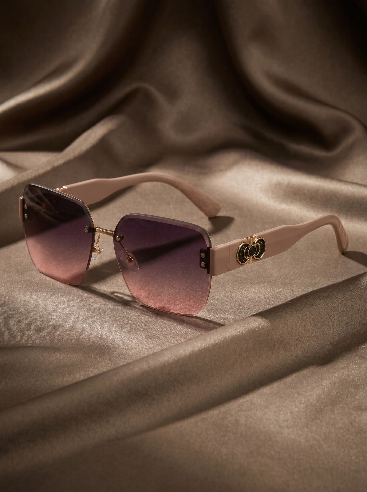 Stylish Modern Women Sunglasses – UV Protection Fashion Eyewear