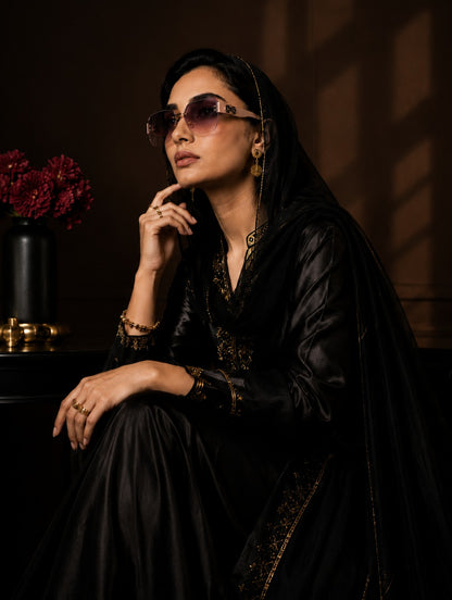 Stylish Modern Women Sunglasses – UV Protection Fashion Eyewear