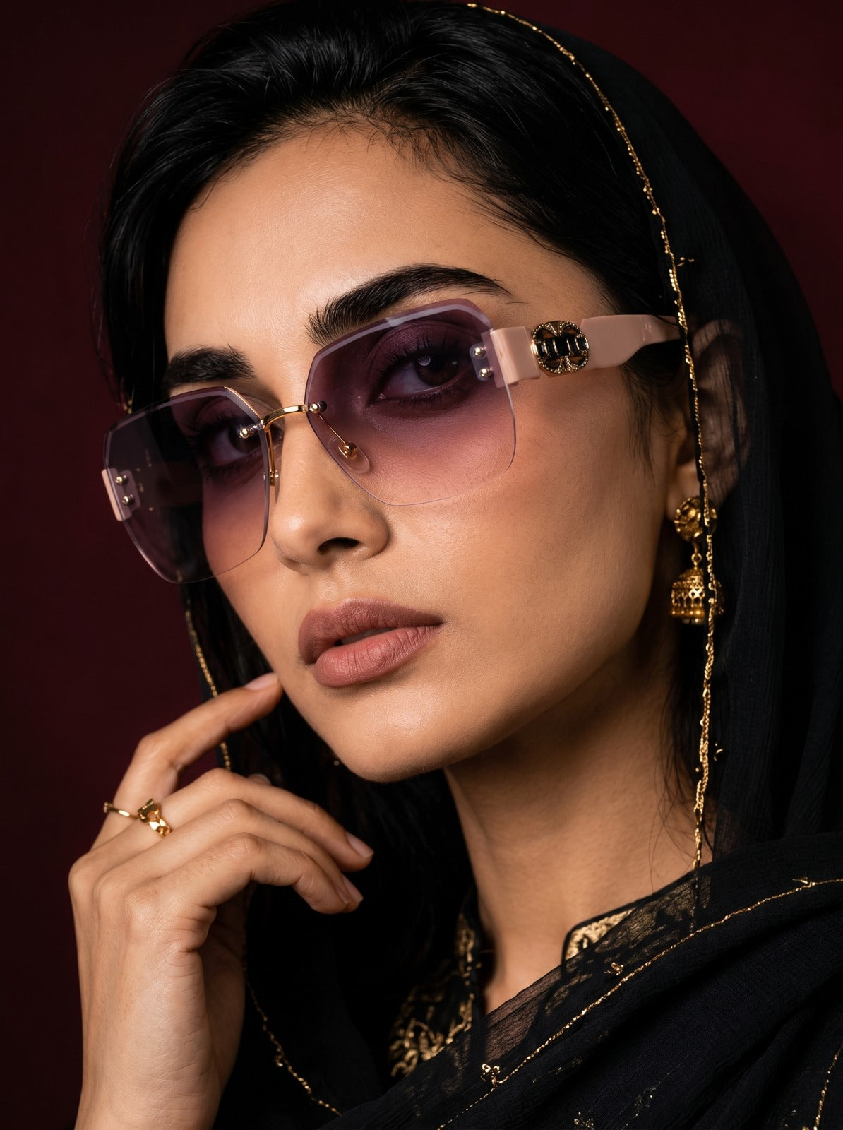 Stylish Modern Women Sunglasses – UV Protection Fashion Eyewear